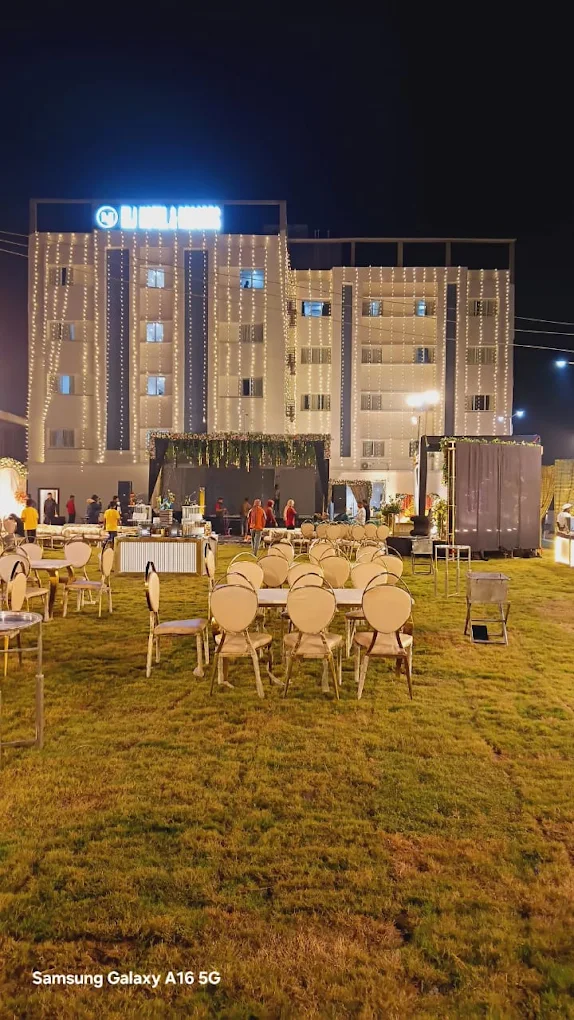 Resort Lawn